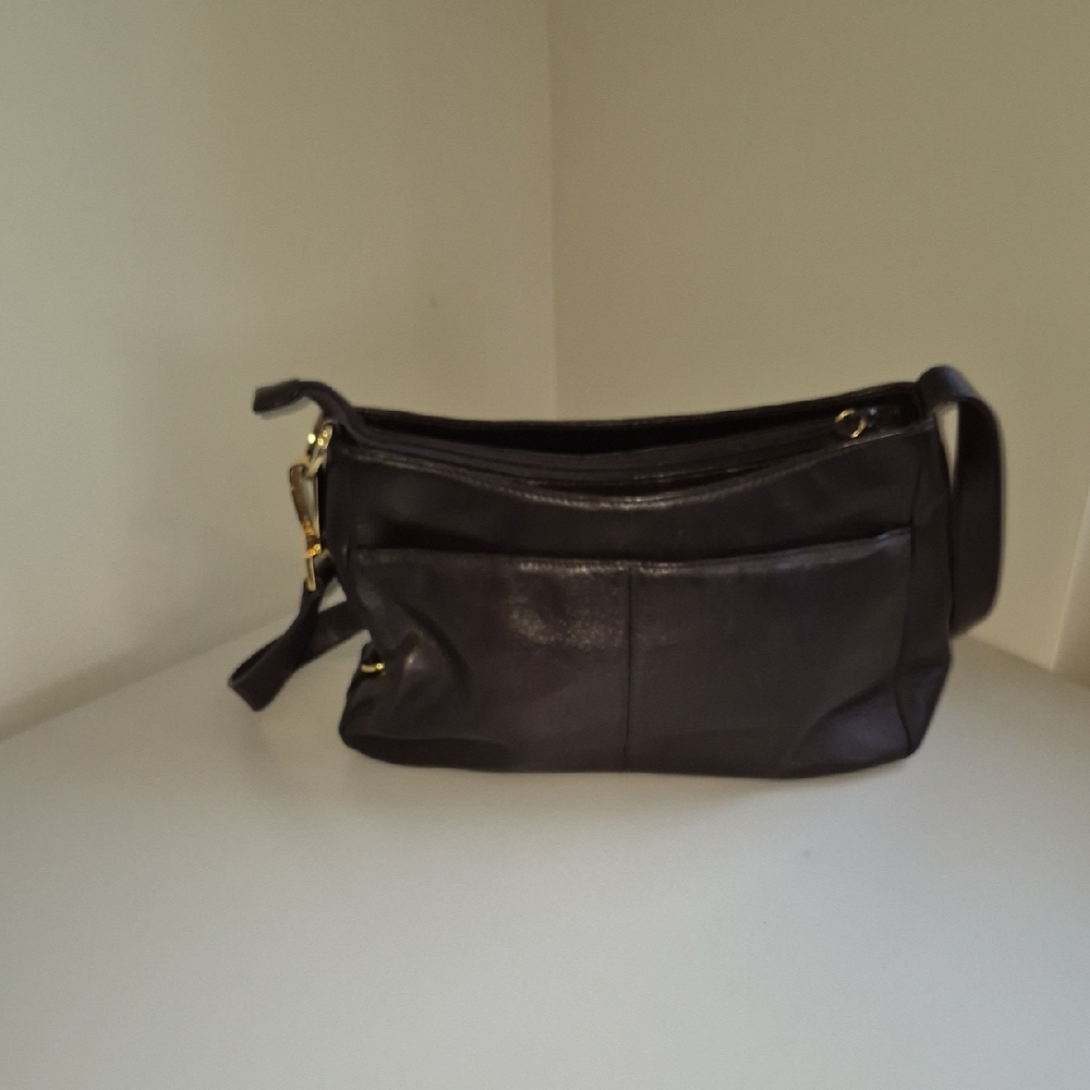 Etienne Aigner Leather, Elegant Dark Brown Leather Shoulder Bag. Pre-loved.